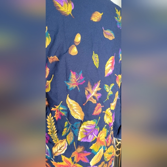 Katie Lee - Picture 3 of 4